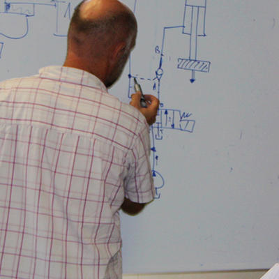 Hydraulique proportionnelle : Dépanner un système piloté par des valves proportionnelles